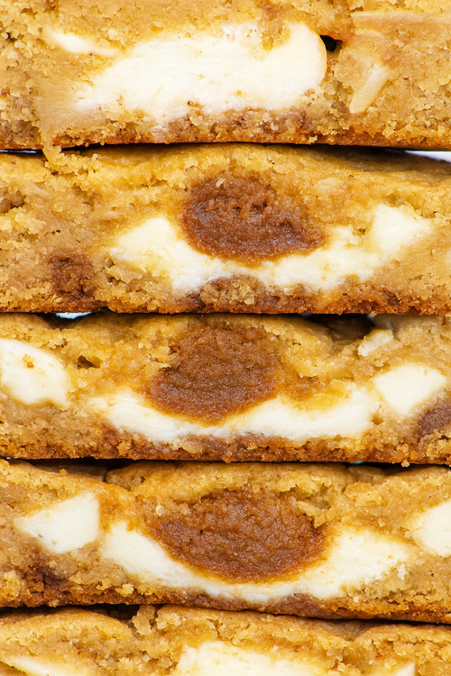 Cinnamon roll cookie